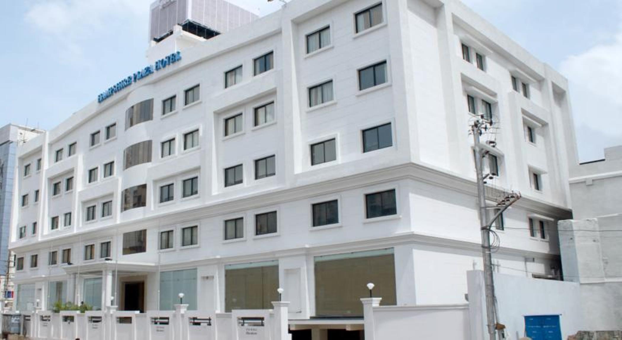 Hampshire Plaza Hotel 3*