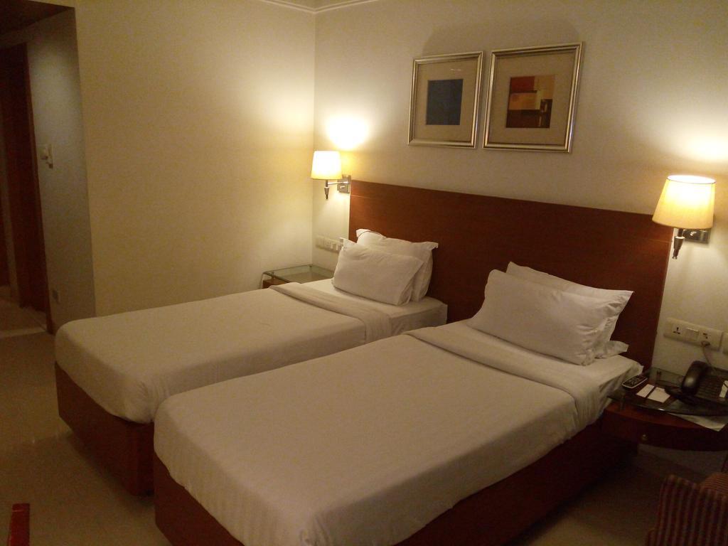 Hotel Hampshire Plaza Hyderabad